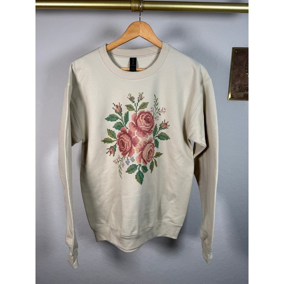 Gildan Heavy Blend Beige Floral Cross Stitch Graphic Crewneck Sweatshirt Small - Picture 8 of 11